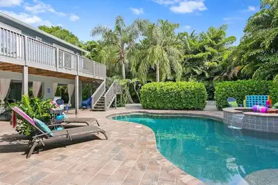 Image de *New Listing* Crystal Beach Paradise | Heated Pool, Spa, Lounge