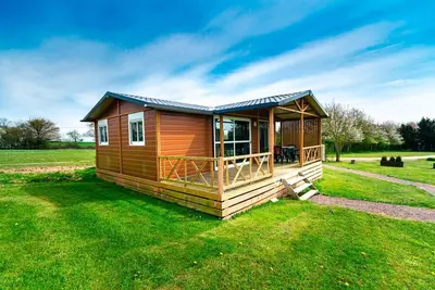 Image de Chalet Oslo de 4 personnes : découvrez la Suisse Normande en famille!