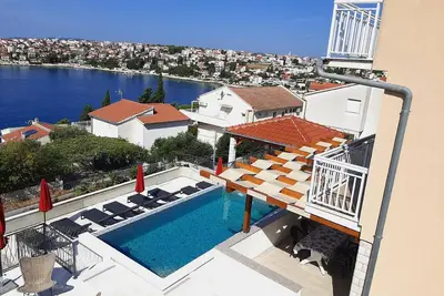 Image de Appartement de vacances Okrug Gornji pour 1 - 4 personnes avec 2 chambres Ă coucher - Maison de vaca