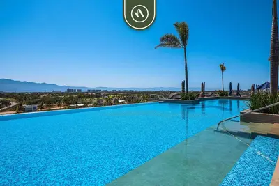 Image de Cozy Apt with Private Terrace - Pool - King Beds