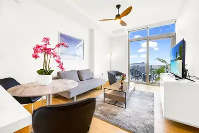 Image de Sky Ala Moana 43rd fl Penthouse Ocean & Diamond head view 1 Parking