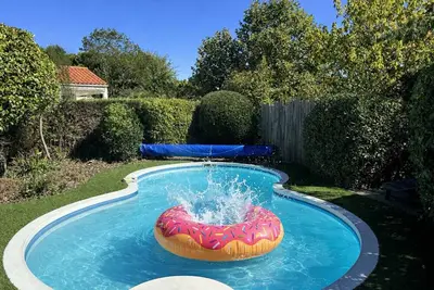 Image de Villa avec piscine - proche mer - La Pironnière