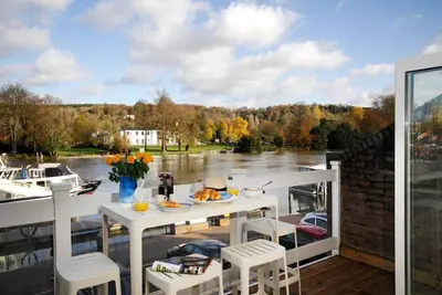 Image de The Oars - Riverfront Property