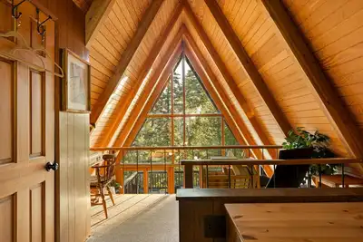 Image de Quiet Cabin in the Woods w\/ Spectacular Views! 10 Min Drive to Lake Arrowhead