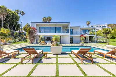 Image de Malibu Luxury 4 Br Home w Pool and Ocean Views