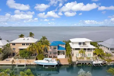 Image de Gorgeous Waterfront Home - Haven House
