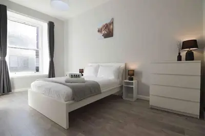 Image de Upmarket Ground Floor Apartment in Morningside
