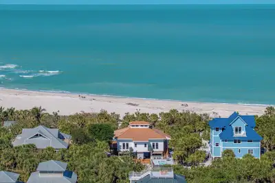 Sea Turtle Cove-Beachfront Luxury-3 Br/2ba Pool/Hot tub combo - Golf Cart