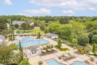 Image de Relaxing Hideaway! w/ Onsite Swimming Pools, Sports Courts, Free Parking!