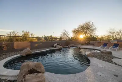 Image de Lux Monthly Stay- 31 night+ Heated Pool and Hot Tub.