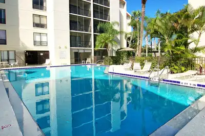 Image de Two-Level, Heated Pool, Trolley to Beach & Village