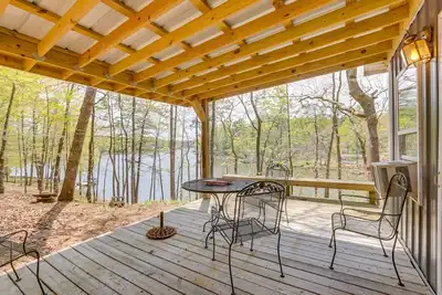 Image de Lakefront Delta Cabin Rental w\/ Boat Dock + Deck!