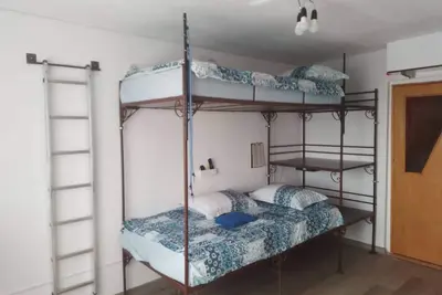 Image de Small tourist informative bedroom