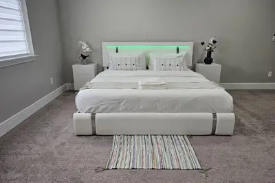 Image de Seattle vacation rentals, Centrally located w/ free parking & Netflix' wifi.