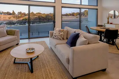 Image de Cove Landing Marina Apartment03 - The Yc Lily May