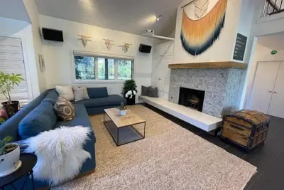 Image de Sun Valley Mountain Modern Home\n