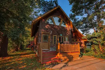 Image de Xplorer I - Keene | Modernized Private Apartment in Town | Centrally Located to Major Trailheads