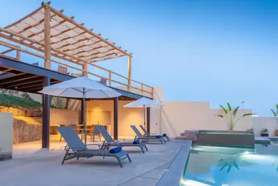 Image de Pool Side Spacious 2 bedroom condo in the heart of San Jose - Pet Friendly