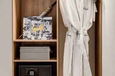 Image de Partial Waterview Two Bedroom Residence with Kitchen & Balcony