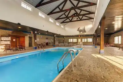 Image de Peoria Rustic Stay! Deluxe 2 Double, Stoney Creek, Easy I-74 Access | 3 Units
