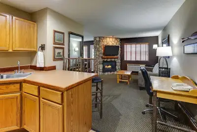 Image de Modern Rustic Inn - Greater Comfort Unlike the Rest; Near Scenic Water