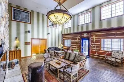 Image de Unique Lodgings with Panoramic Views in Scenic Illinois | 3 Units