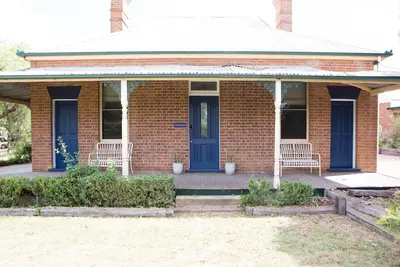 Image de Four bedroom federation home in Mudgee, walk to wineries, restaurants and town