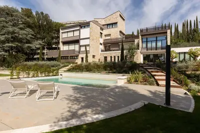 Image de Perugia Poolside Haven: Luxurious Comfort