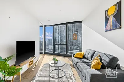 Image de Sleep in the Clouds Level 30 Aus 108 - sleeps 6