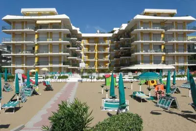 Image de Appartement 'Residence Il Panfilo Sul Mare' avec vue sur la mer, piscine partagée et terrasse privée