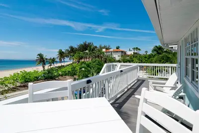 Image de Pet Friendly Waterfront Property Sleeps 6! Golf Cart Option Included!