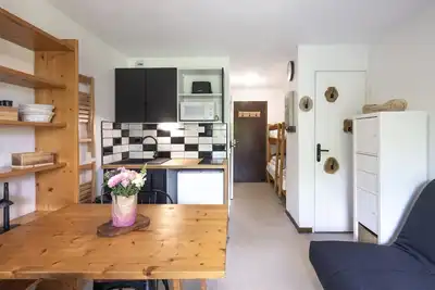 Image de Appartement 'Les Chalets Du Praz 4 - Immoclean' avec vue montagne et terrasse privée