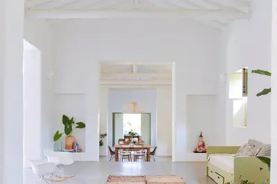 Cozy, private and lavish house nestled within the town itself.