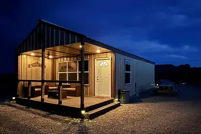 Desert Quail Oasis: Style, Comfort & Easy Access