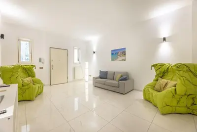 Trilocale Corso Italia 24 piano terra con spazio esterno - Salento Reservation