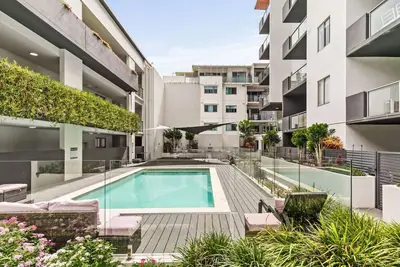 Image de Chic Modern Retreat: 1br Apt w/ pool@Kelvin Grove