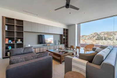 Image de Capitalia | Iconic 4br Duplex Terrace Space Views