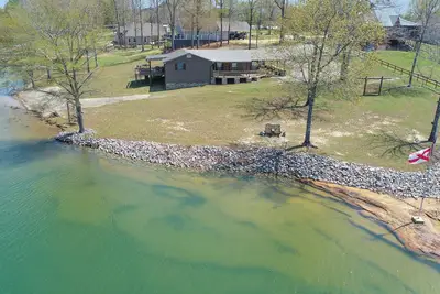 Image de Atkins Point- Easy access to water!