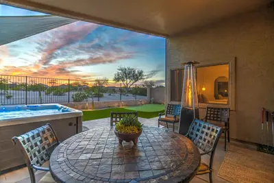 Image de Mid Century Themed Home on the Golf Course