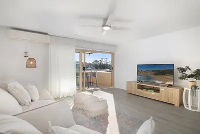 Image de 12 at Terrigal | Walk to beach, Wifi | Accom Holidays