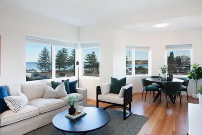 Image de Beachside ocean-view two bedroom apartment, perfect for Bondi surf
