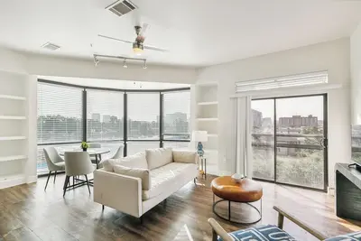Image de Elegant 2Br apartment I Pool I Gym I Parking