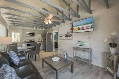 Image de 1-bedroom second floor Captiva Suite, walking distance to beach