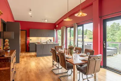 Image de Isabella - a lodge that sleeps 6 guests in 3 bedrooms