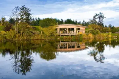Image de Louis - a lodge that sleeps 6 guests in 3 bedrooms