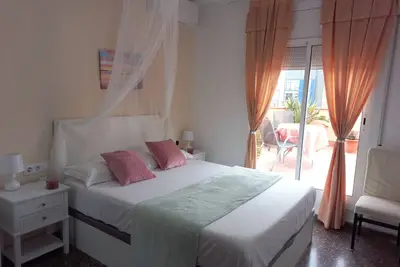 Image de Sunny and Cozy penthouse Fira Bcn