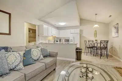 Image de Charming 4-Bed Retreat: Central Location!