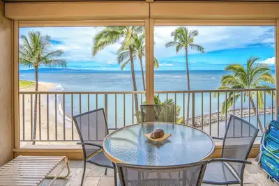 Image de Relaxation at Its Finest: Beachfront 1bd/1ba Condo - Menehune Shores #517