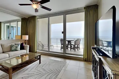 Image de Indigo East #1203 | Gulf Front, Breathtaking Views + Resort Amenities!