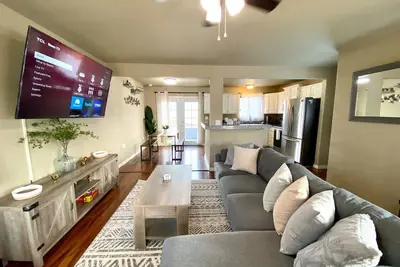 Image de Rare Find! Cozy Springs Getaway - Close To Base!
